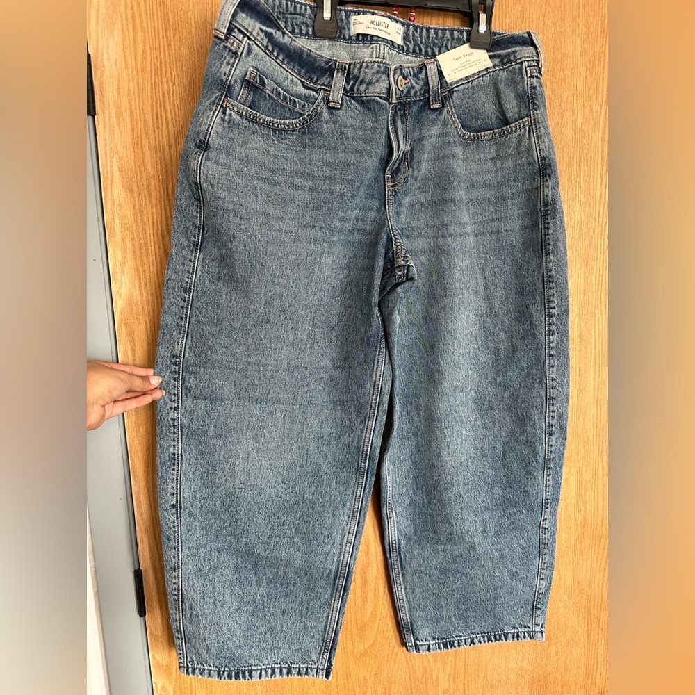 Hollister Women's Mid Wash Wide-Leg Jeans